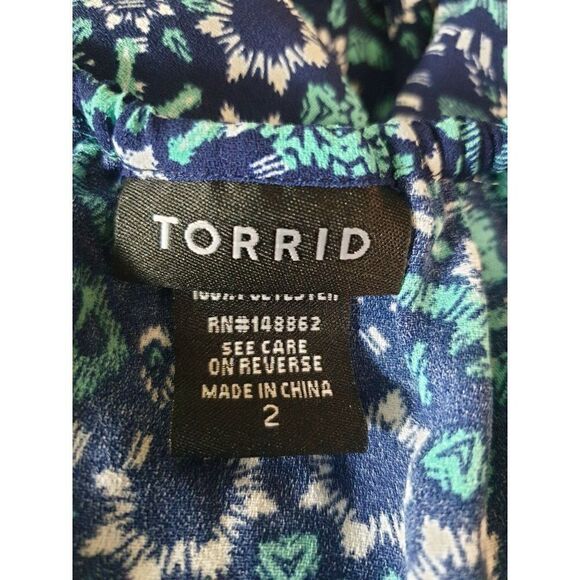 Torrid Cold Shoulder Top Medallion Print Chic Tunic Size 2X NWOT - Picture 8 of 8